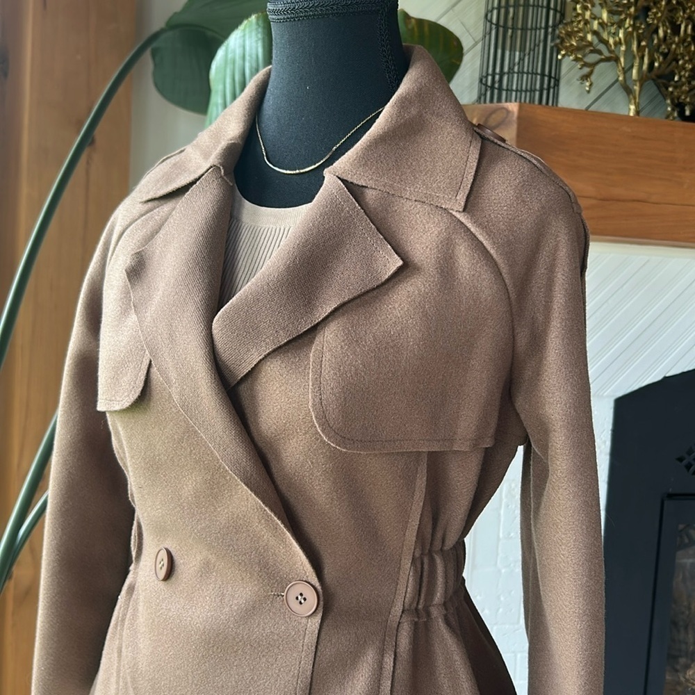 Cinched Waist Trench coat for Women - Picture 3 of 11